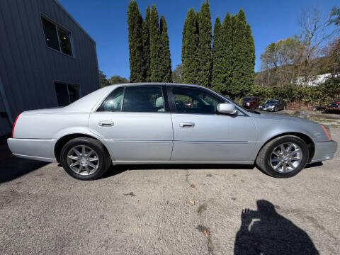 2011 Cadillac DTS Luxury Collection