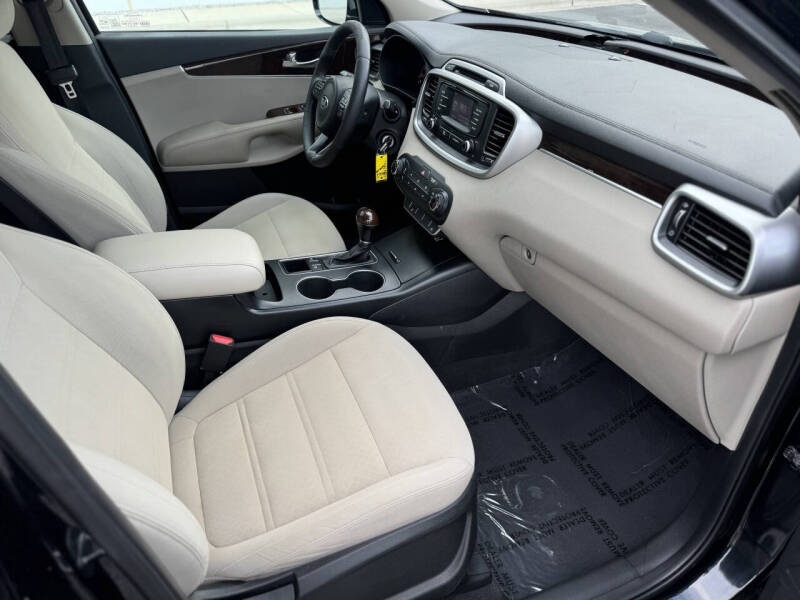 2016 Kia Sorento LX