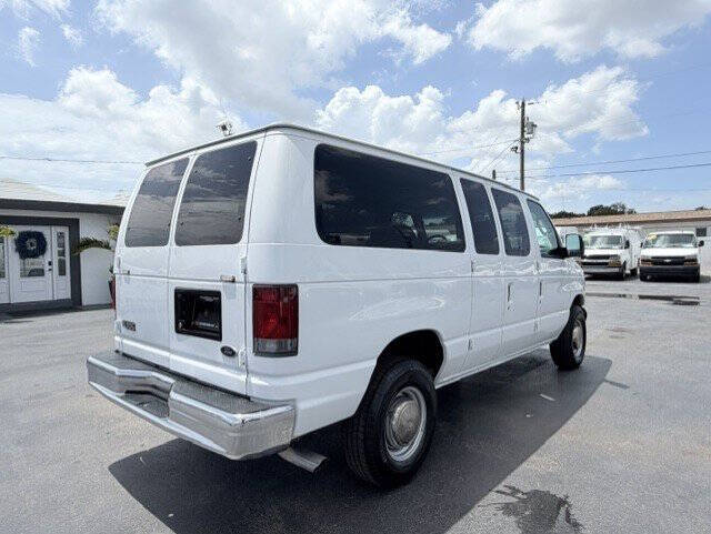 2003 Ford E-Series E-350 SD