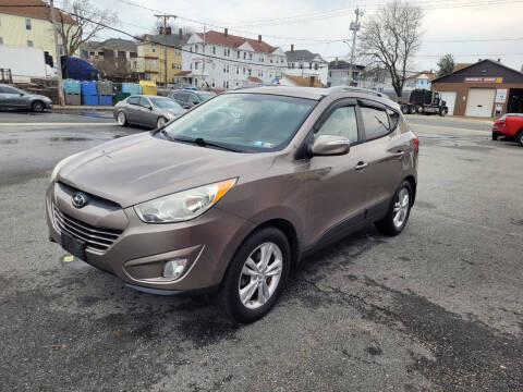 2013 Hyundai Tucson for sale at A J Auto Sales in Fall River MA
