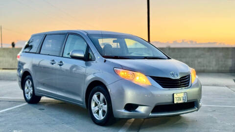 2012 Toyota Sienna Base 7-Passenger