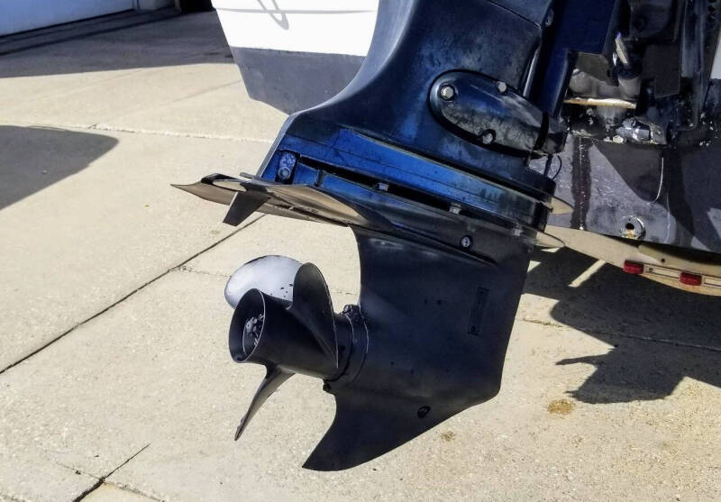 2015 Hurricane Sun Deck 201