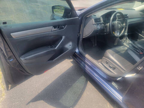 2014 Volkswagen Passat 2.5L Wolfsburg Edition