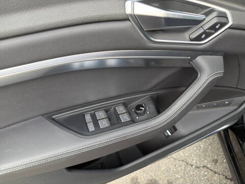 2019 Audi e-tron quattro Premium Plus