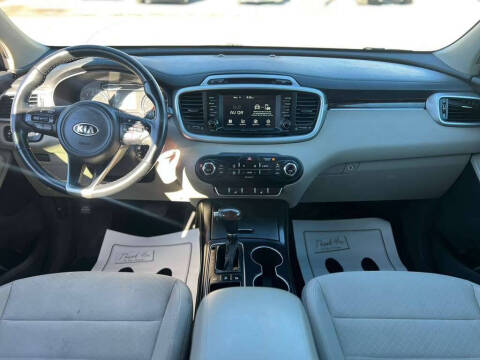 2018 Kia Sorento LX