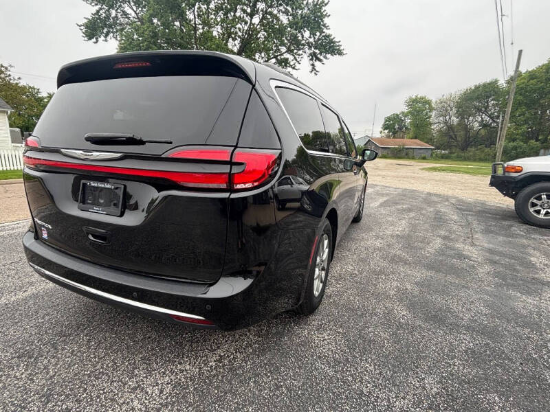 2022 Chrysler Pacifica Touring