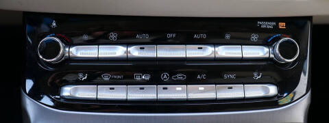 2017 Genesis G90