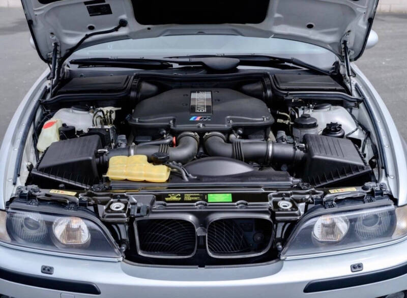 2000 BMW M5