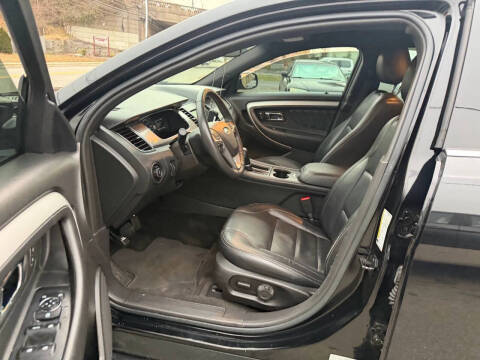 2018 Ford Taurus SEL