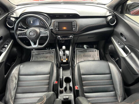 2020 Nissan Kicks SR