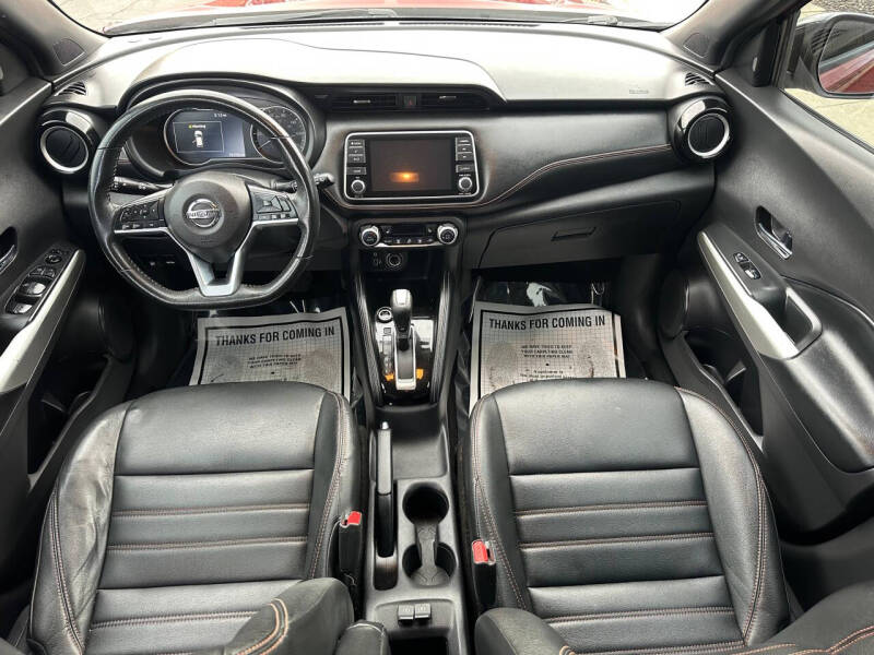 2020 Nissan Kicks SR