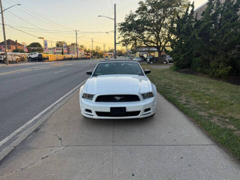 2014 Ford Mustang V6