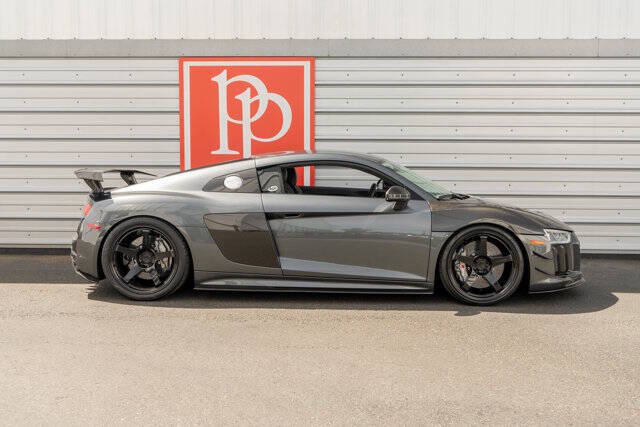 2017 Audi R8 39