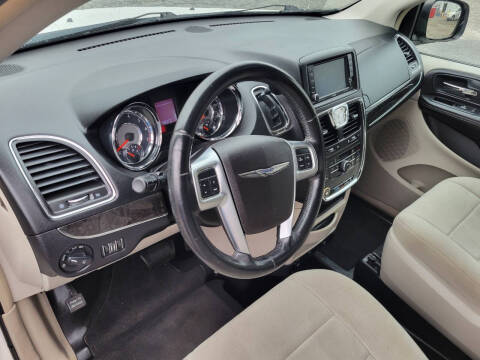 2011 Chrysler WHEELCHAIR VAN
