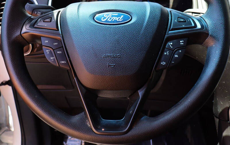 2021 Ford Edge SE