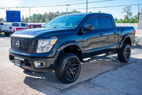 2017 Nissan Titan SV