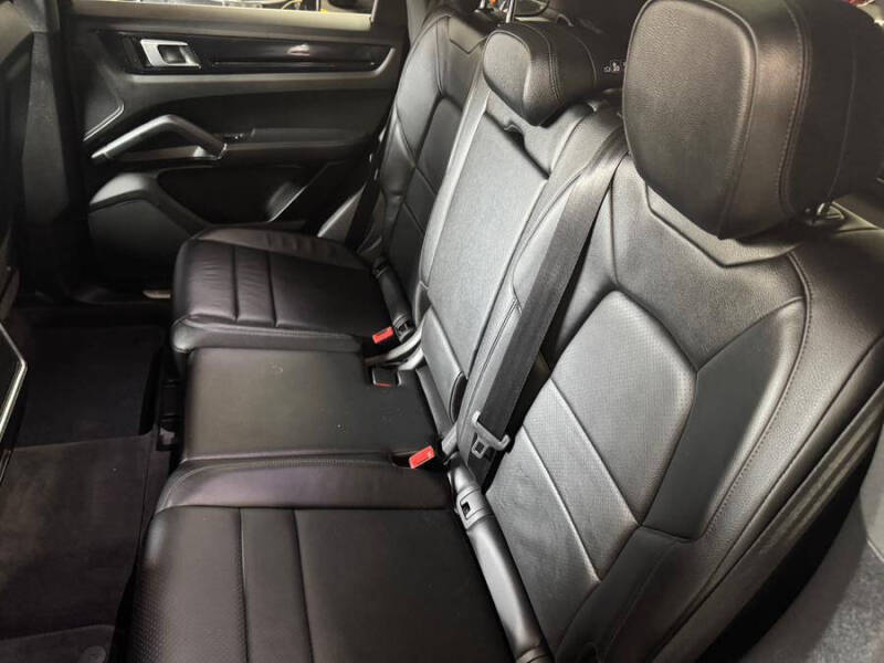 2023 Porsche Cayenne