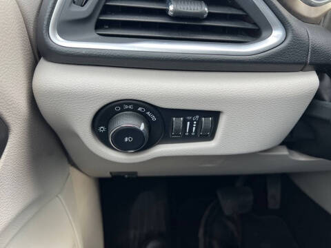 2017 Chrysler Pacifica Touring-L Plus