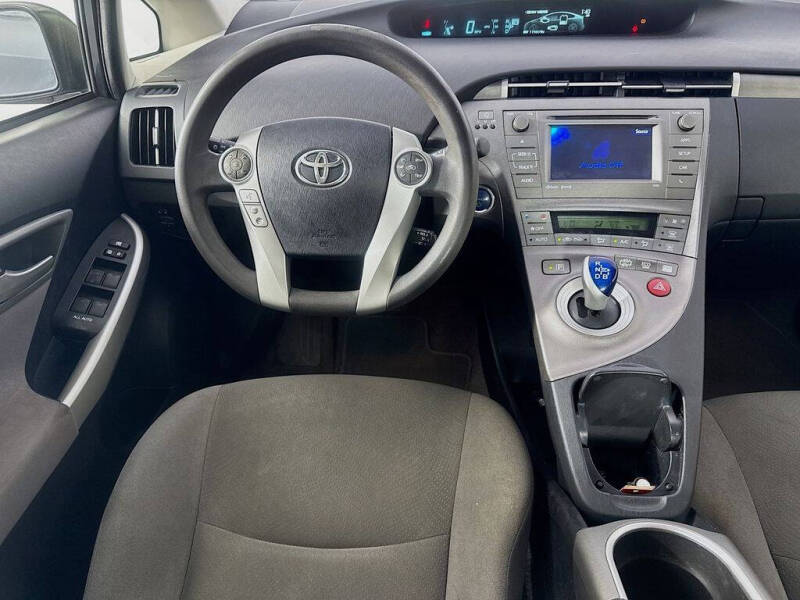 2014 Toyota Prius Plug-in Hybrid Advanced