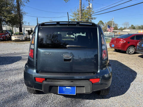 2011 Kia Soul +