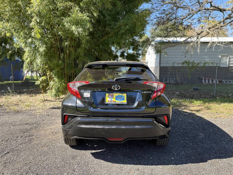 2019 Toyota C-HR Limited photo 5