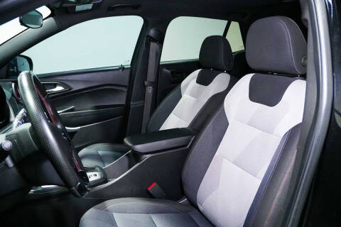2025 Chevrolet Trax RS