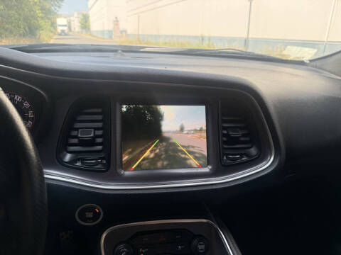 2016 Dodge Challenger SXT Plus