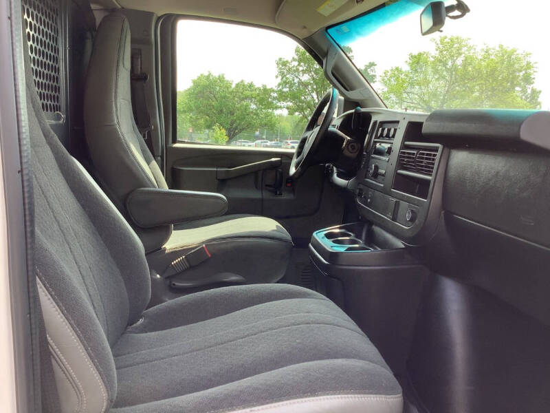 2020 GMC Savana 2500