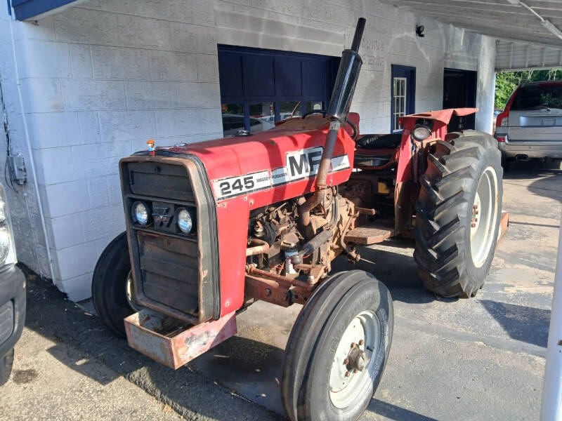 1977 Massey Ferguson 245 for sale at Township Autoline in Sewell NJ