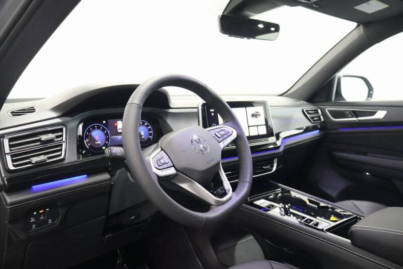 2026 Volkswagen Atlas Cross Sport SEL R-Line Black 4Motion