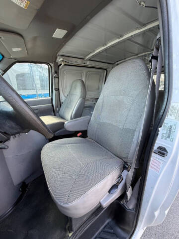 2002 Ford E-Series E-250