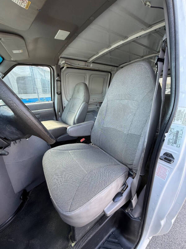 2002 Ford E-Series E-250
