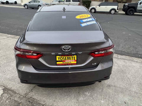 2022 Toyota Camry LE