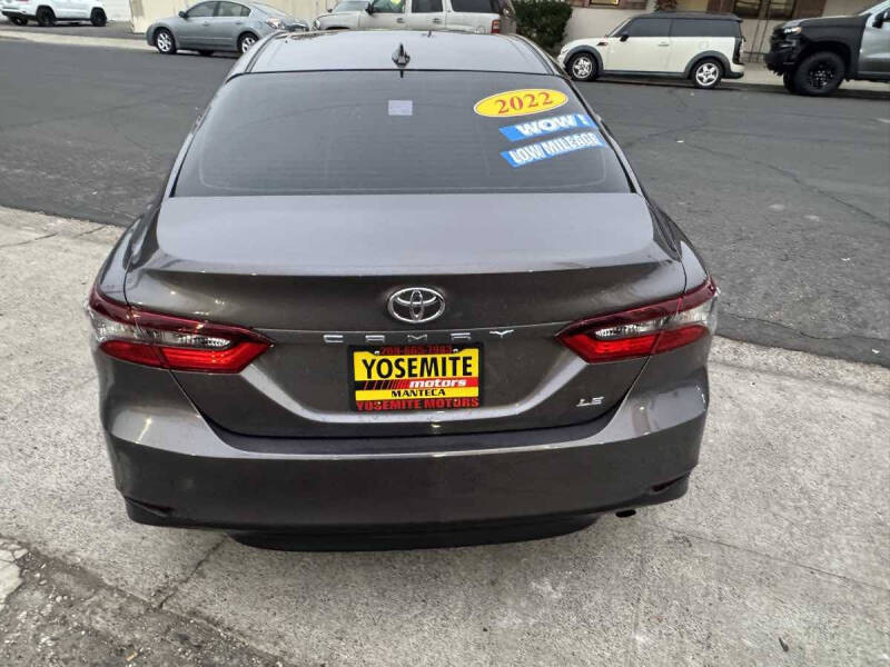 2022 Toyota Camry LE