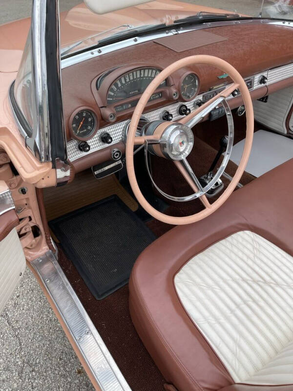 1956 Ford Thunderbird