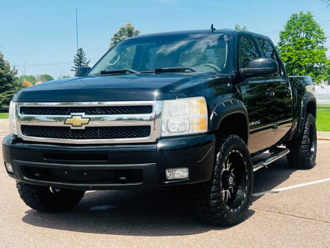 2009 Chevrolet Silverado 1500 for sale at World Wide Automotive in Sioux Falls SD