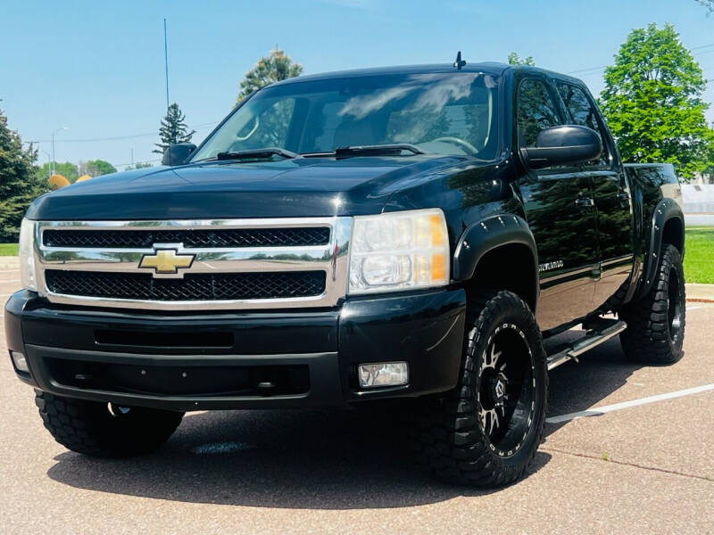 2009 Chevrolet Silverado 1500 for sale at World Wide Automotive in Sioux Falls SD