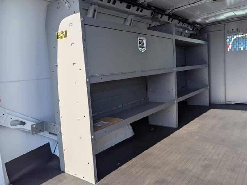 2025 Chevrolet Express 2500