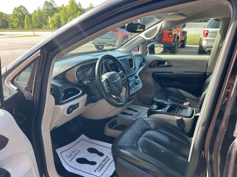 2017 Chrysler Pacifica Touring-L