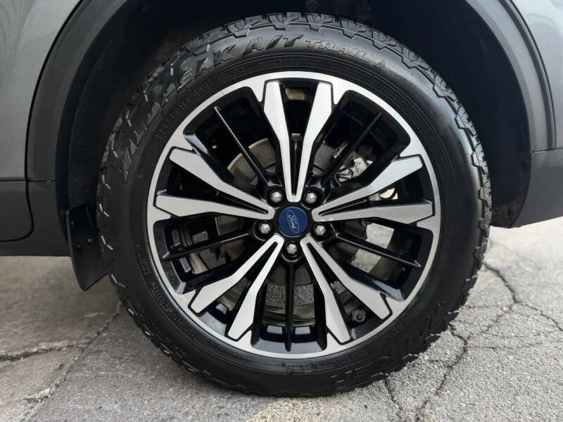 2022 Ford Escape Hybrid SE