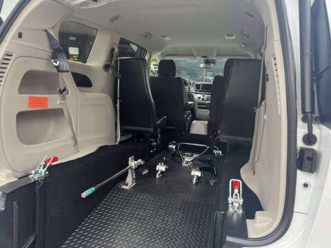 2024 Chrysler Voyager LX