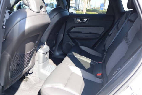 2024 Volvo XC60 Recharge T8 Ultimate Dark Theme