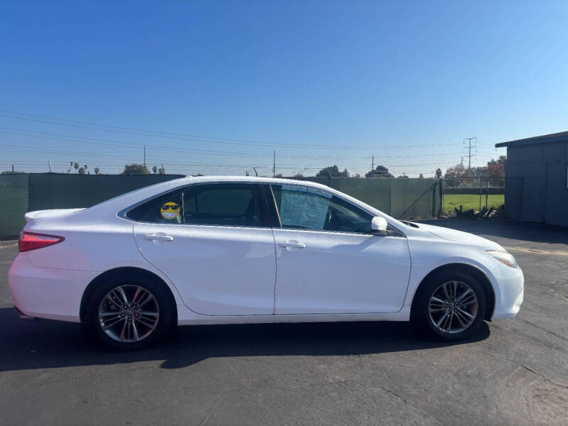 2017 Toyota Camry SE