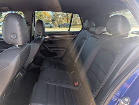 2016 Volkswagen Golf R 4Motion