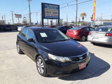 2013 Kia Forte5 for sale at S.A. BROADWAY MOTORS INC in San Antonio TX