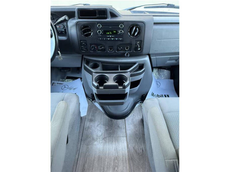 2014 Ford E-Series E-150 XLT