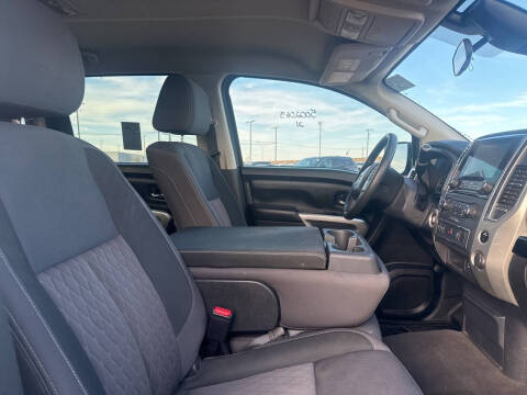 2021 Nissan Titan SV