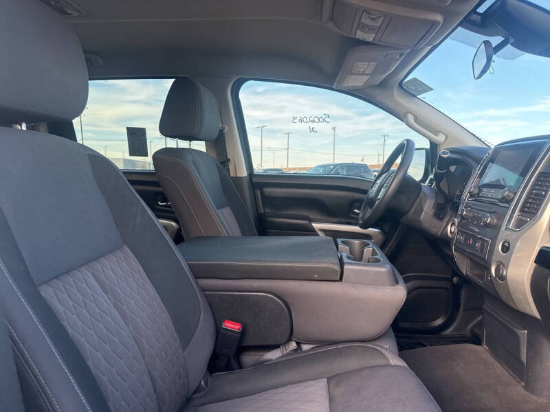 2021 Nissan Titan SV