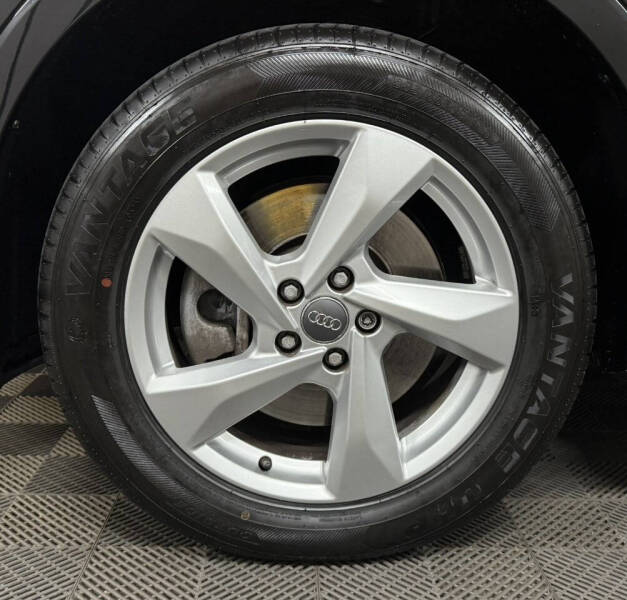 2020 Audi Q3 quattro Premium 45 TFSI