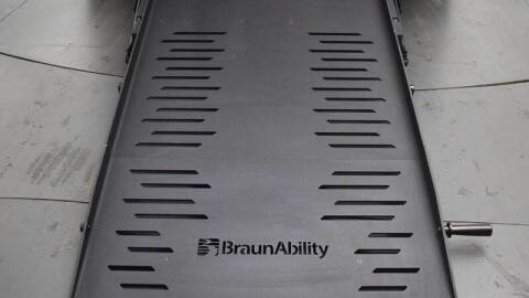 2025 Chrysler Voyager LX